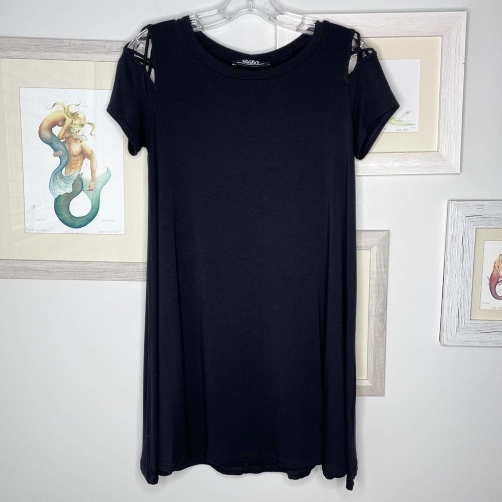 Lulu’s Black Tee Shirt Dress Peekaboo Crisscross Shoulders Size Small